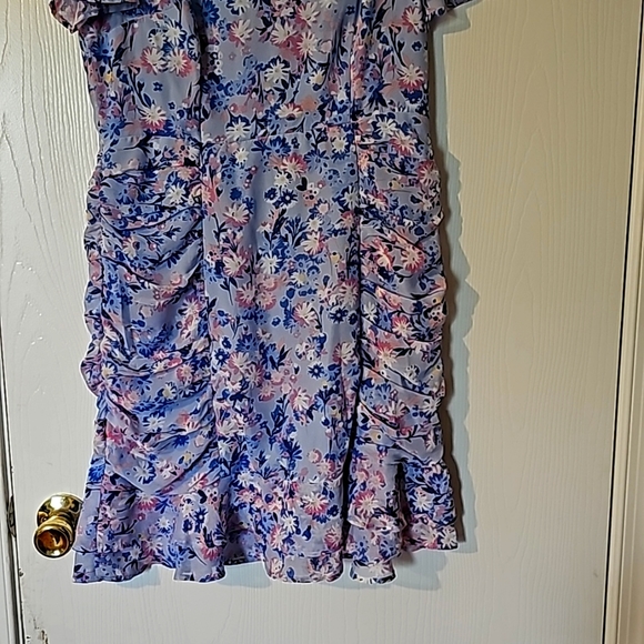 Dress - Picture 3 of 5